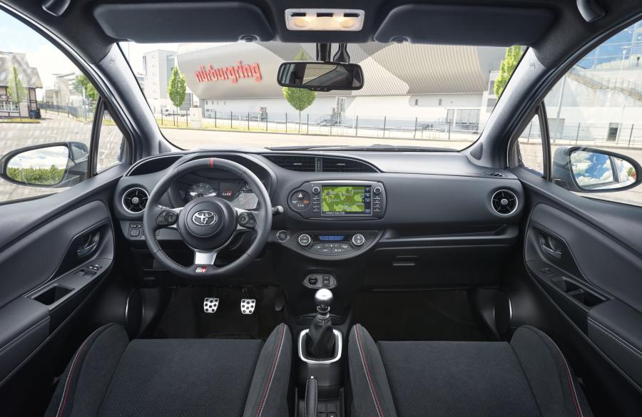 Торпедо Toyota Yaris GRMN 2017 года  (фото 27 из 51)